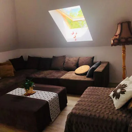 木屋 Nibylandia Motylkowa *