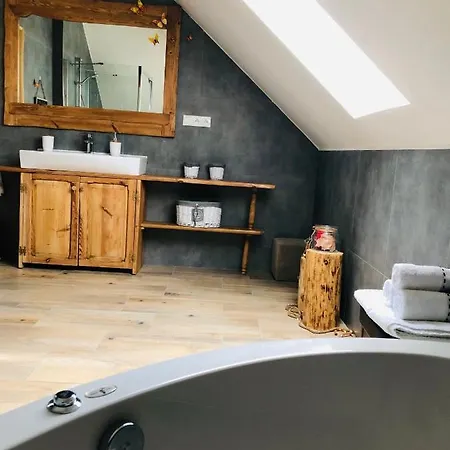 木屋 Nibylandia Motylkowa *